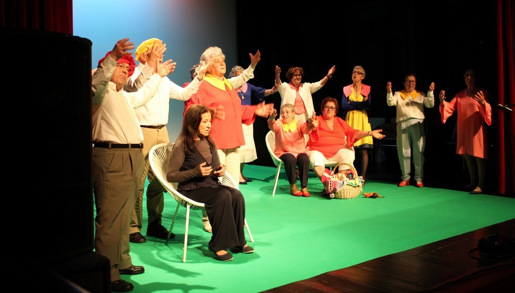 Quarta edição do TeatralIdades apresentou a peça “Tempo Modernos” com enorme sucesso