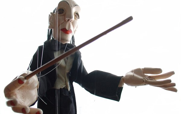 Robertos-e-Outras-Marionetas-2_1_770_9999