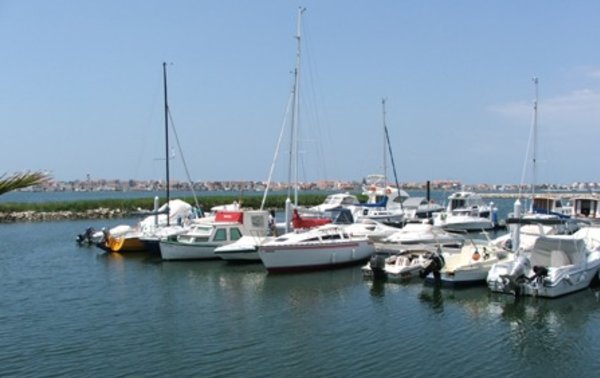 DSCF9218_Marina_da_ANGE_2011