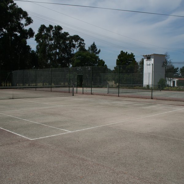 Campo de ténis - Estrada da Mota