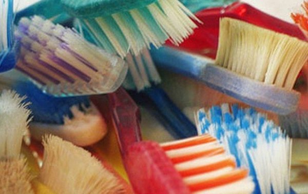 escovas_dentes_usadas