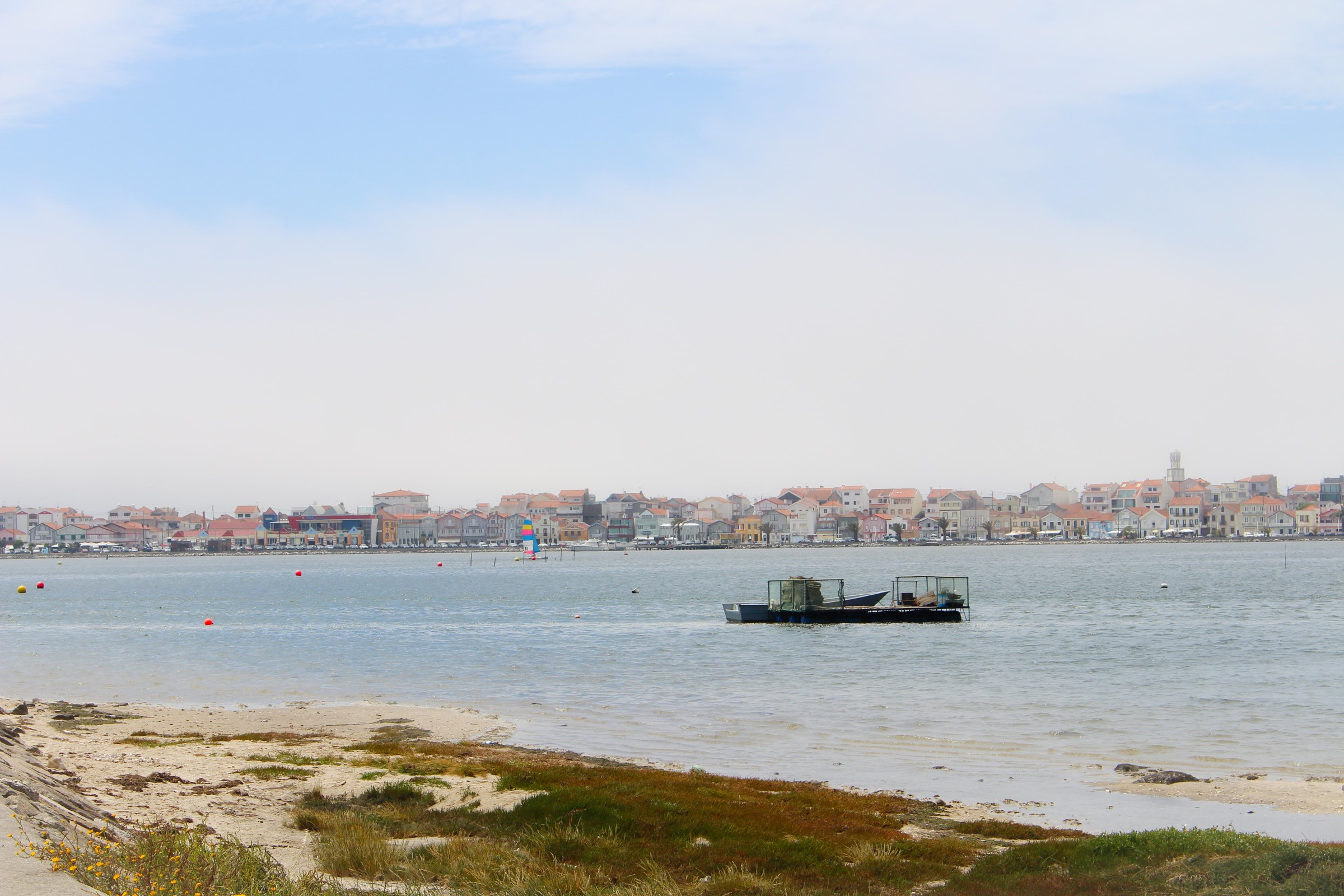 Embarcações de apoio à ostreicultura no Canal de Mira da Ria de Aveiro