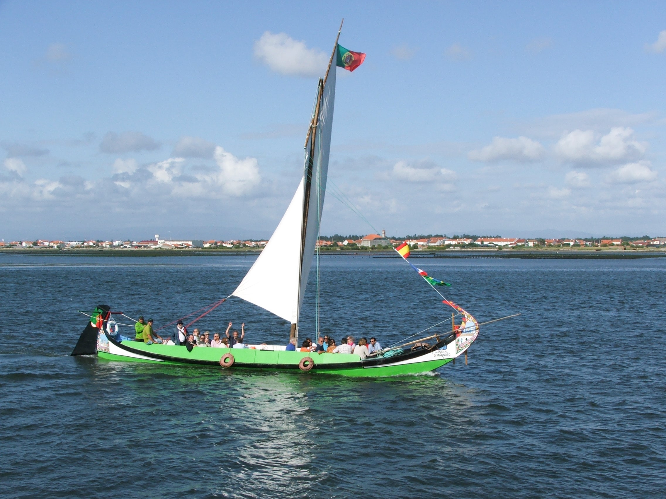 De moliceiro à vela, entre o Cais e o Mercado do Peixe da Costa Nova - Visita orientada Sentidos ...