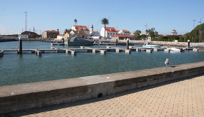 Regulamento de Utilização do Pontão Nascente da Doca de Recreio do Jardim Oudinot