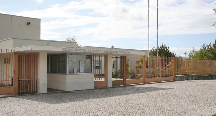 Substituição de coberturas na EB 2,3 José Ferreira Pinto Basto, Ílhavo – adjudicação