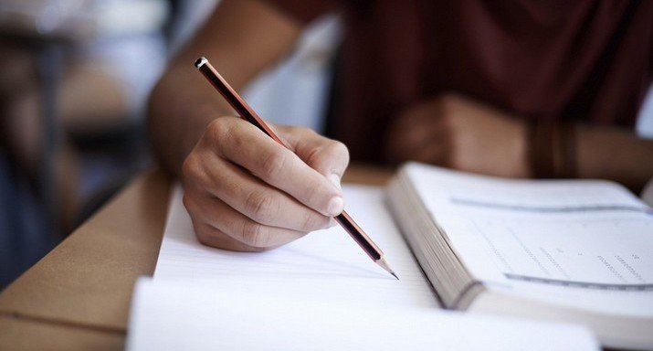Cerimónia de Entrega das Bolsas de Estudo Municipais do Ensino Superior 2015/2016
