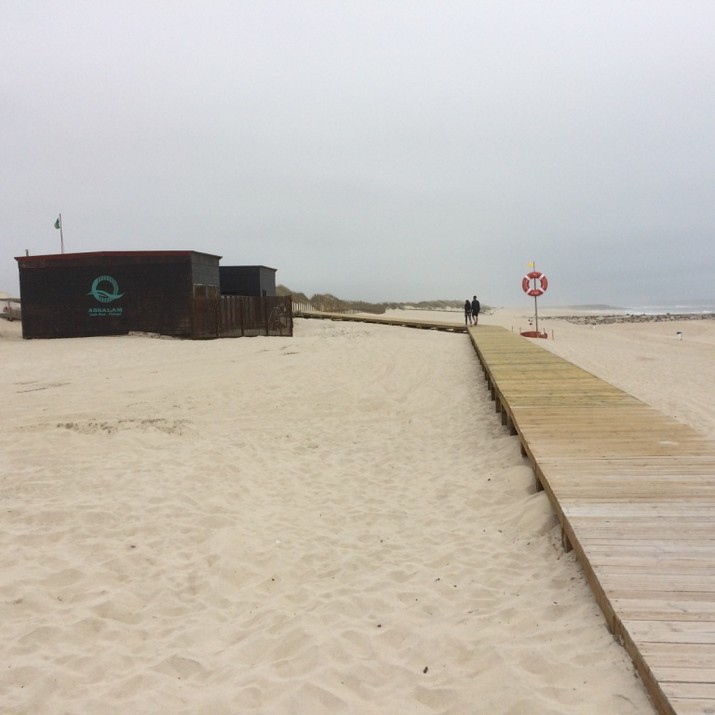 Praia da Costa Nova com novos passadiços