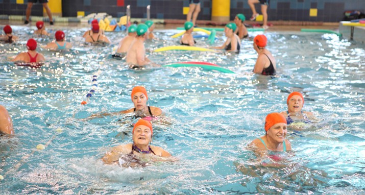 Aqua Fitness em Dia Aberto na Piscina