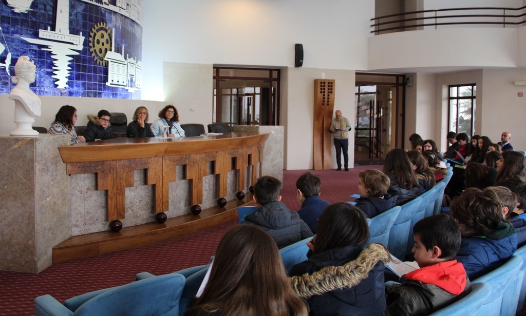 Sessão escolar “Parlamento dos Jovens” trouxe alunos da Gafanha da Nazaré ao Salão Nobre