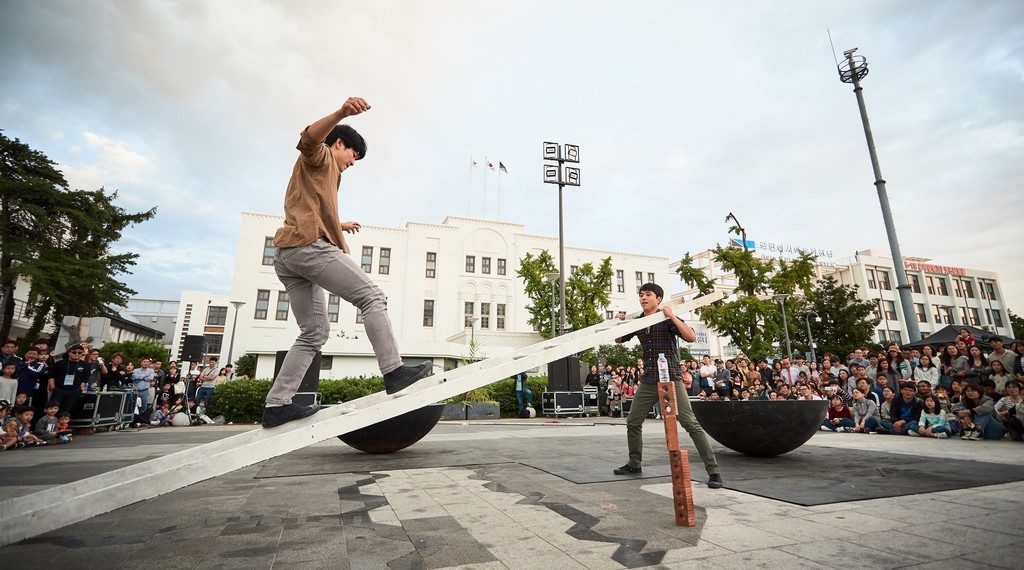 LEME: matéria serve de mote à segunda edição do festival de circo contemporâneo em Ílhavo