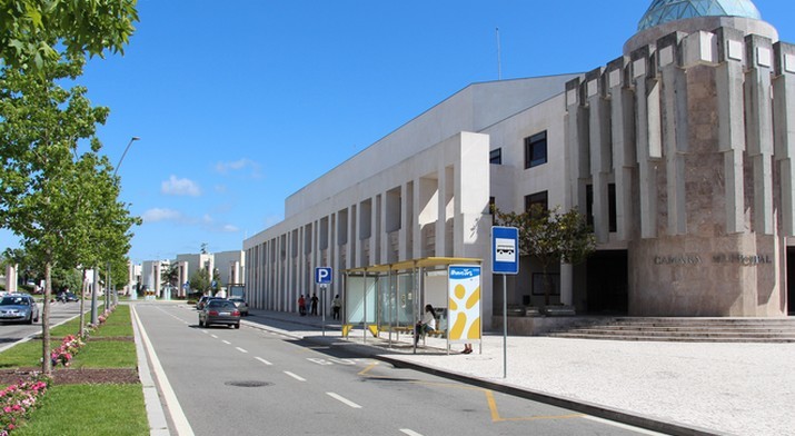 Ílhavo: Pavimentação da Av. 25 de Abril condiciona circulação de trânsito