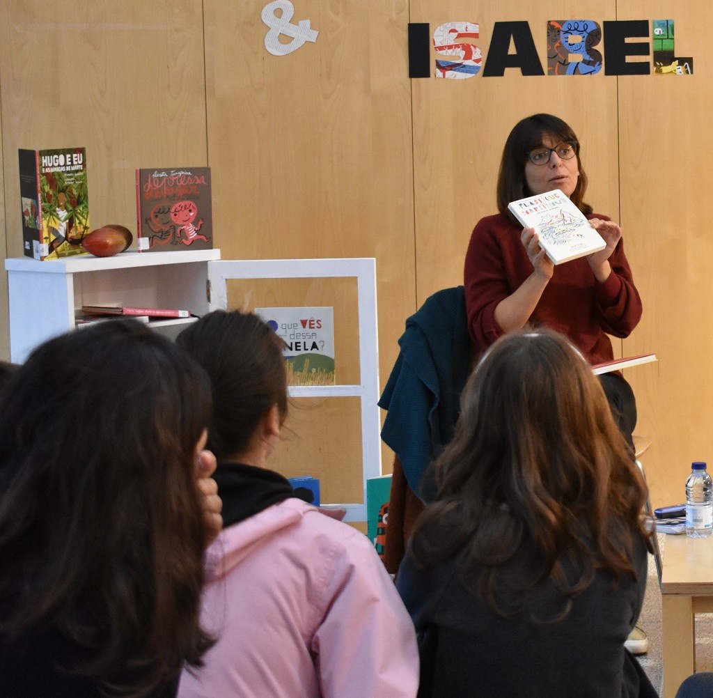 Isabel Minhós Martins presente na Biblioteca Municipal de Ílhavo