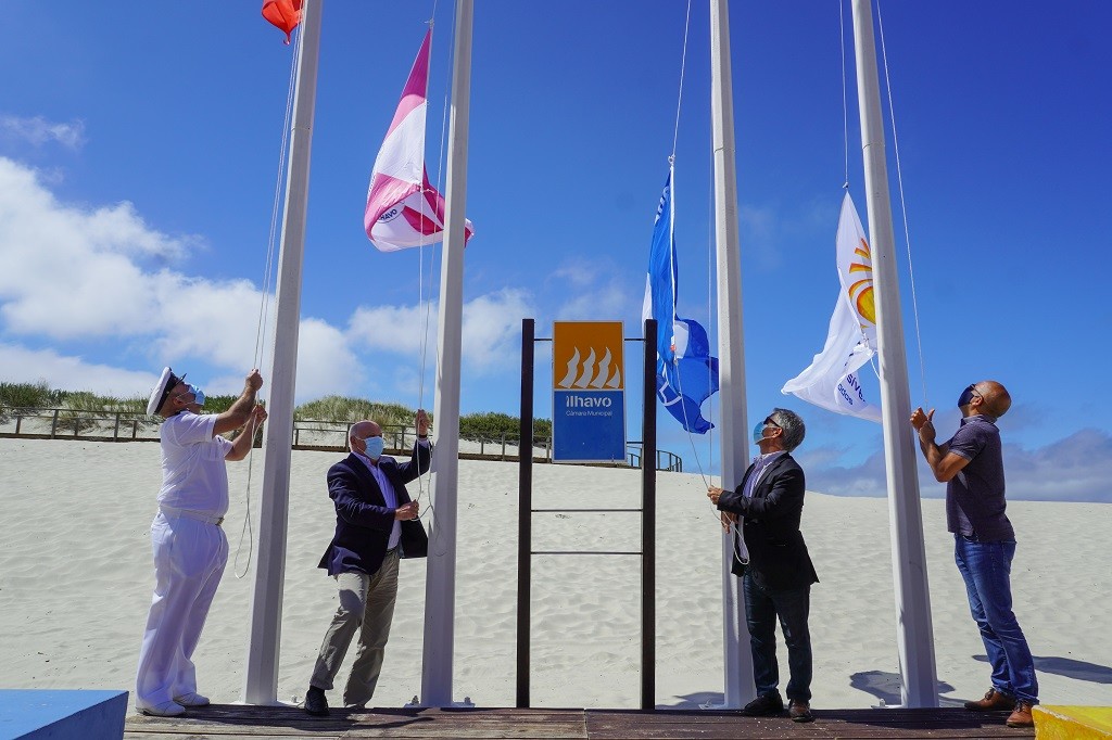 Hasteada a Bandeira Azul nas Praias da Costa Nova e da Barra: Investimento municipal na qualidade...