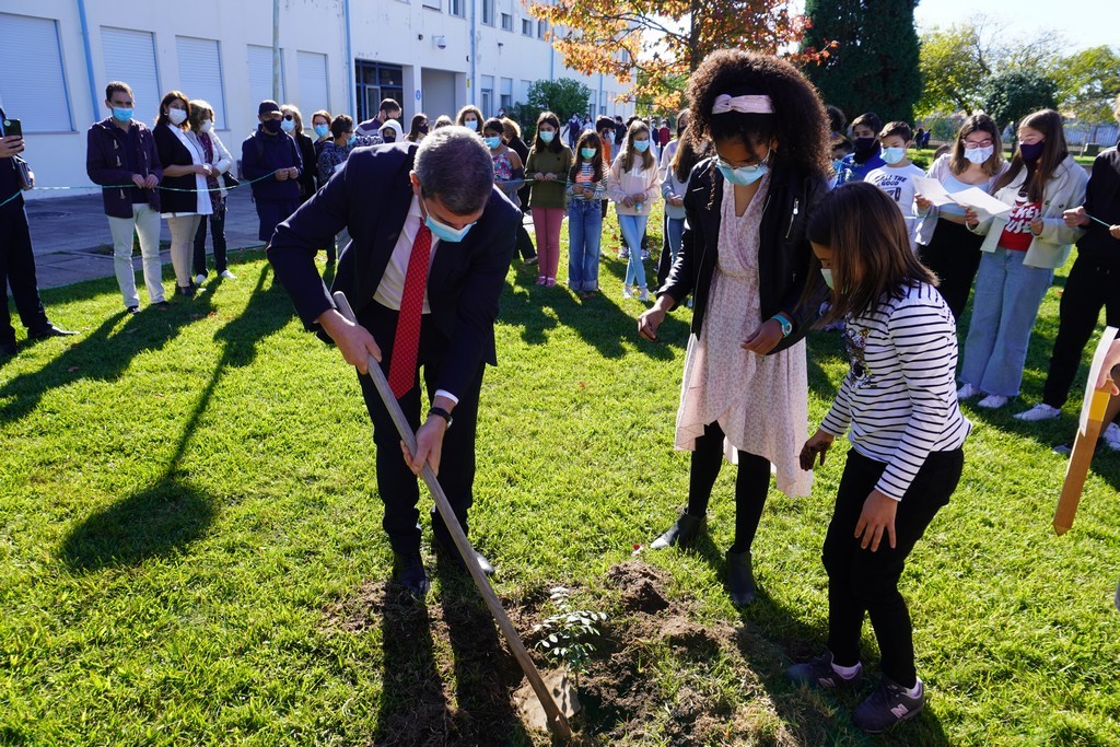 Presidente da Câmara de Ílhavo visita uma Eco-Escola na sua primeira ação exterior