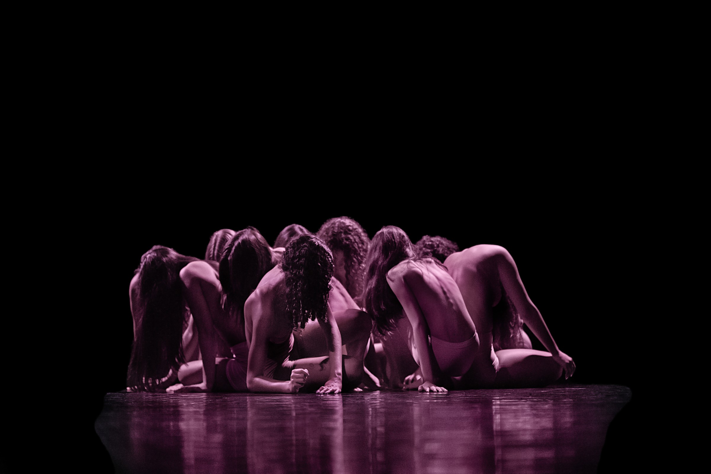 Companhia Jovem de Dança de Ílhavo apresenta GINECEU do coreógrafo Luiz Antunes