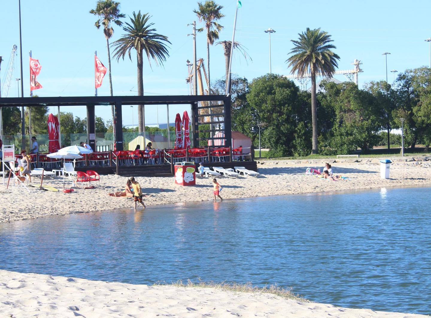 Praia do Jardim Oudinot apta a banhos